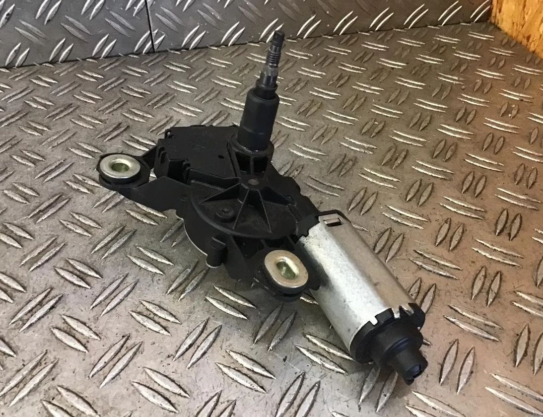 SEAT Ibiza 4 generation (2008-2017) Моторчик заднего стеклоочистителя 6J4955711A 30147232