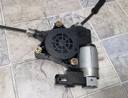 MAZDA 5 1 generation (2005-2010) Стеклоподъемник передней левой двери G22C5858X,CM011750,TN776223 21033821