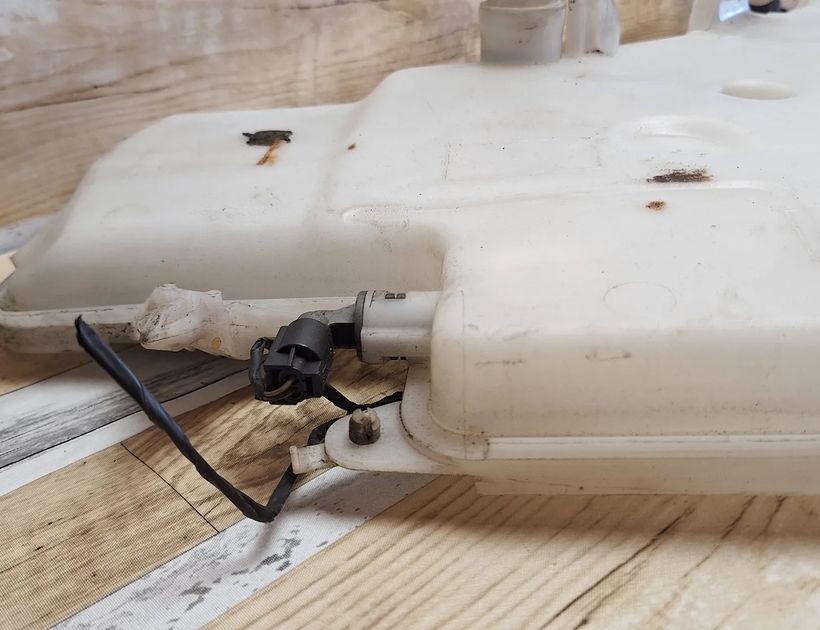 BMW 1 Series E81/E82/E87/E88 (2004-2013) Бачок омывателя 45R010142 30485456