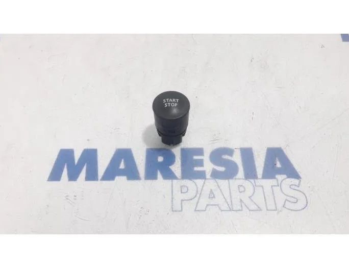 RENAULT Clio 4 generation (2012-2020) Замок запалювання 251503211R,251506978R 26974857