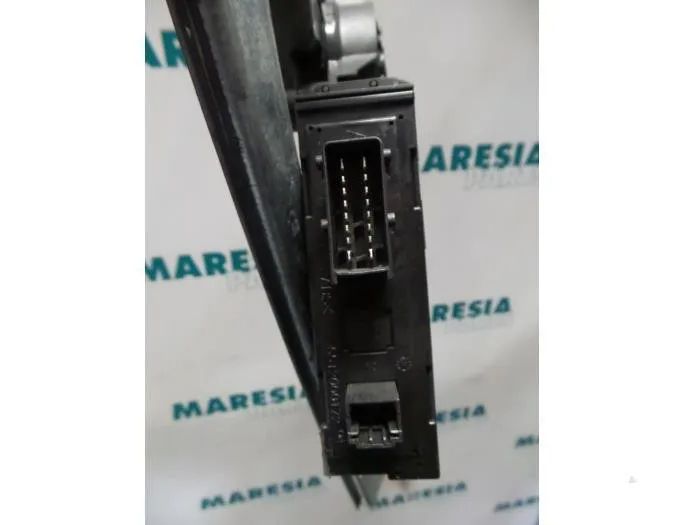 PEUGEOT 307 1 generation (2001-2008) Стеклоподъемник передней правой двери 9222J9,9634457480,1629055580,9222N3 27378952