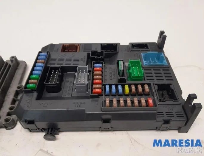 PEUGEOT 308 T9 (2013-2021) Блок керування двигуном ECU 9666729580,9663123380,0281030548,9808016480,1039S67626,9807054180,1610807880,1611717780,22661F,BSIN0400,1669607480,14151492,E1095296,20140922,30604636,160C1 27761197