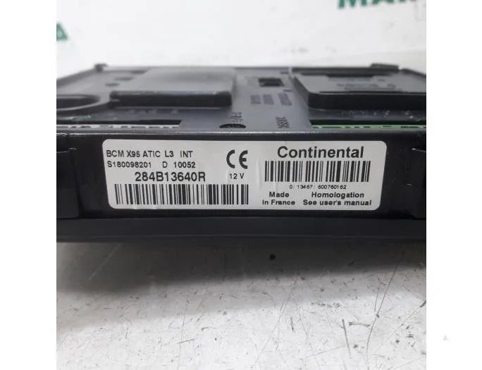 RENAULT Scenic 3 generation (2009-2015) Блок предохранителей 284B13640R,284B17715R,284B18225R,284B14576R,284B18559R,284B19992R,284B14592R,284B11486R,284B15364R,284B12059R,S180098201,284B10178R,284B18853R,284B12249R 27776000