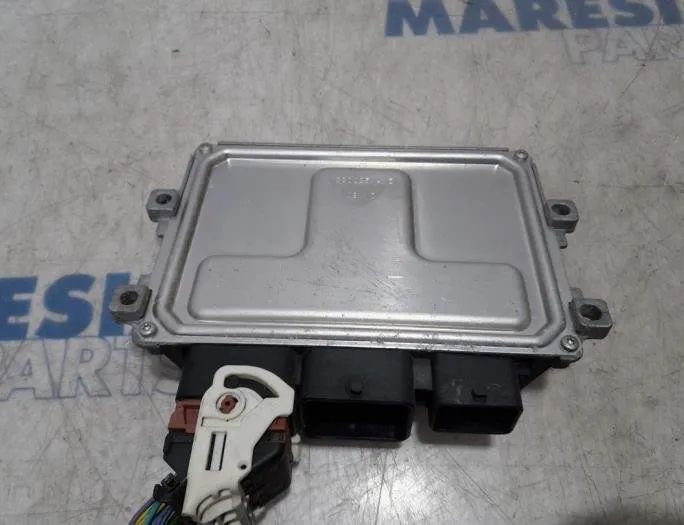 PEUGEOT 208 Peugeot 208 (2012-2015) Блок управления двигателем 9805895780,V29035181A,9807531680,1611427780,1663364780,1608084980,22661F,6160C1,BSIN0200,V29002514,133252057,20710733,9653123380 27826169