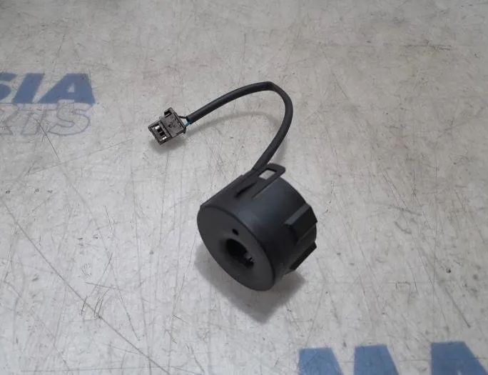 PEUGEOT 208 Peugeot 208 (2012-2015) Блок управления двигателем 9805895780,V29035181A,9807531680,1611427780,1663364780,1608084980,22661F,6160C1,BSIN0200,V29002514,133252057,20710733,9653123380 27826169