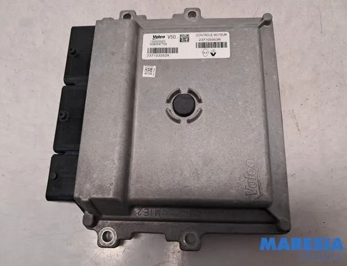 RENAULT Clio 4 generation (2012-2020) Блок керування двигуном ECU 487004399R,7701209427,8200604932,251503211R,251506978R,A2C84331300,285906535R,237103353R,237104736R,284B11867R,237103352R,8200589080,805640003R,285975016R,285974809R,285901934R 28718275