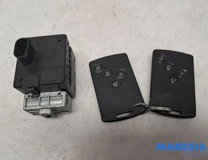 RENAULT Clio 4 generation (2012-2020) Блок керування двигуном ECU 487004399R,7701209427,237102747R,237102748R,0281019148,284B10317R,8200589080,BSMT4SL 30763006