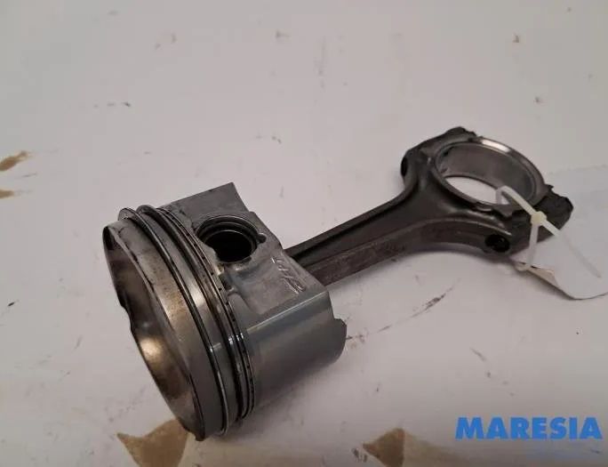 ALFA ROMEO Giulietta 940 (2010-2020) Другие кузовные детали 55244025,55224151,55269058,6000100391 31946026