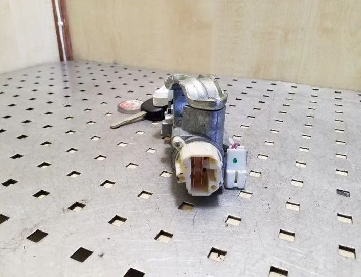 SUBARU Outback 3 generation (2003-2009) Замок зажигания 88215AG000,X1T25971 26071975