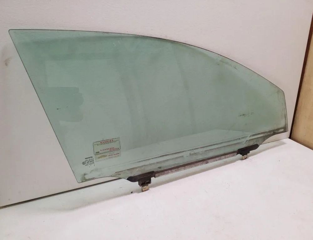 TOYOTA Avensis 2 generation (2002-2009) Стекло передней правой двери 32180758