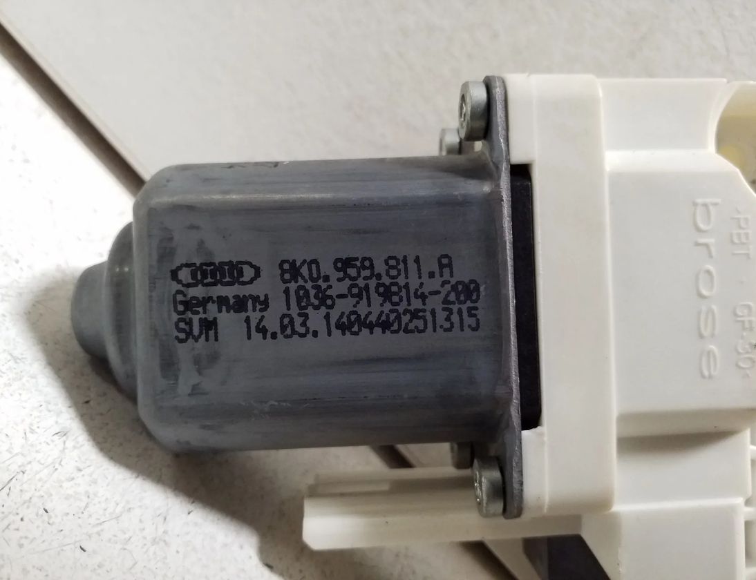 AUDI Q5 8R (2008-2017) Мотор керування вікном лівих задніх дверей 8K0959811A 32959141