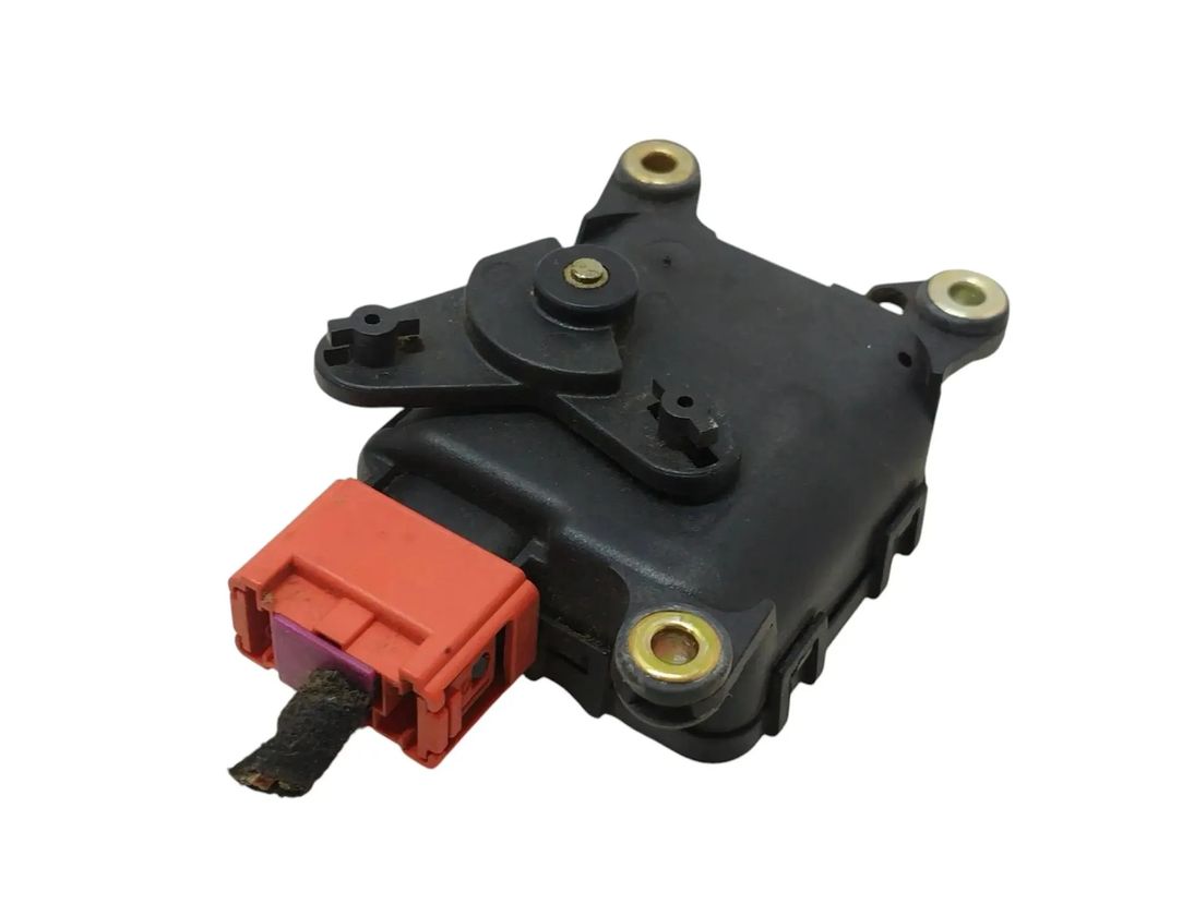 AUDI A6 C5/4B (1997-2004) Клапаны управления внутренним подогревом 8D1820511B 29554904