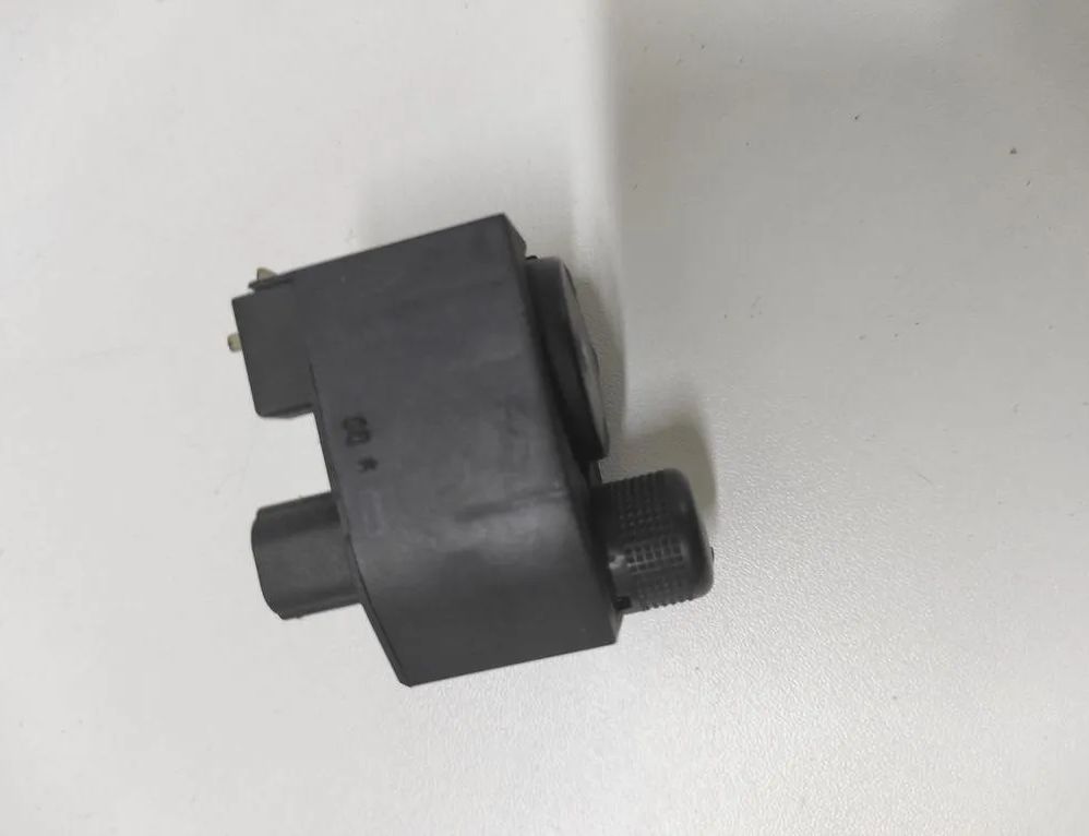 AUDI A4 B5/8D (1994-2001) Переключатель регулировки зеркала 8D0959565 32931288