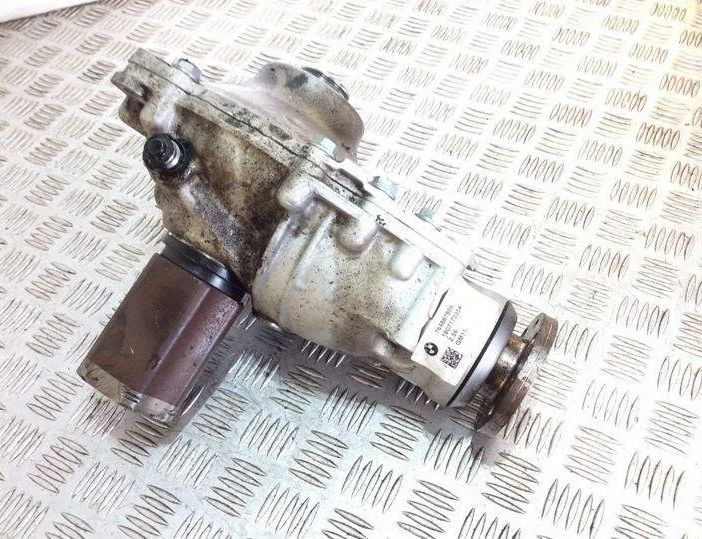 BMW 4 Series F32/F33/F36 (2013-2020) Передня роздавальна коробка 7648878,256 22225560