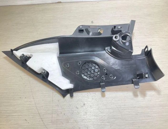 VOLVO XC40 1 generation (2017-2024) Обшивка задньої лівої стійки 32244154,32244156 22246380