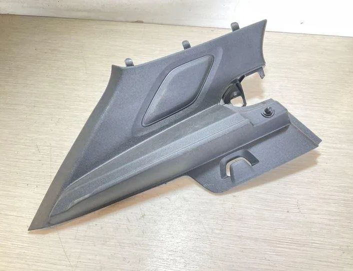 VOLVO XC40 1 generation (2017-2024) Обшивка задньої лівої стійки 32244154,32244156 22246380