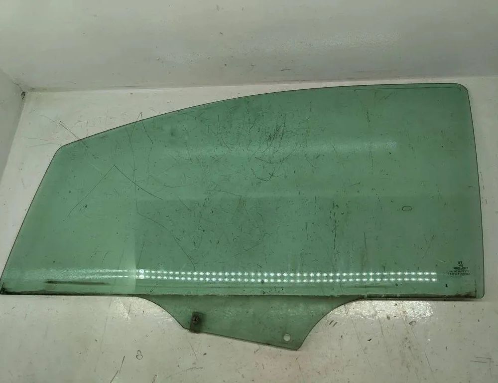 PEUGEOT 306 1 generation (1993-2002) Скло правої передньої двері 43R000464 31901835