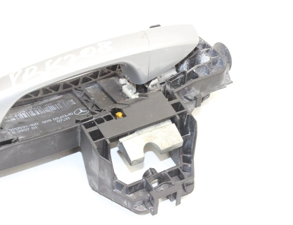 MERCEDES-BENZ C-Class W204/S204/C204 (2004-2015) Наружная ручка передней левой двери A2047600734 17516469