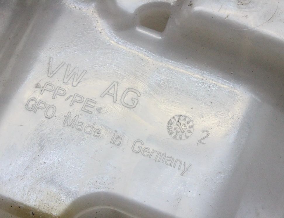 AUDI A3 8Y (2020-2024) Розширювальний бак 5WA121407F 31886856