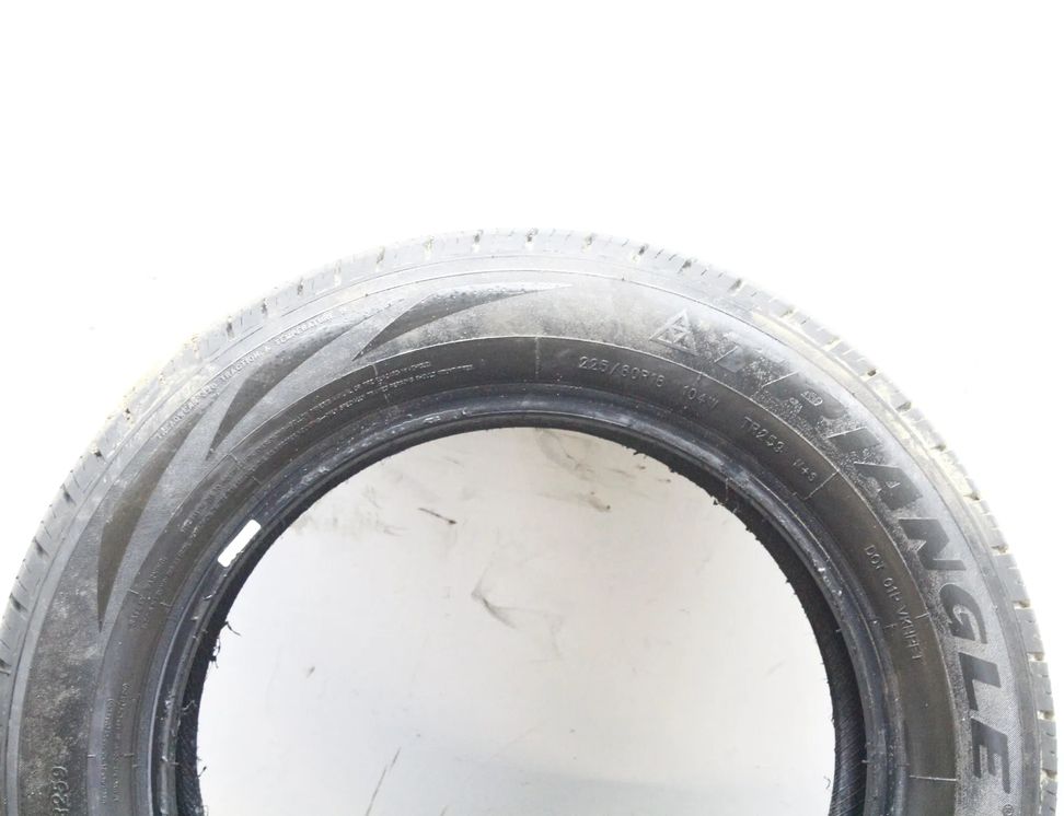 NISSAN X-Trail T32 (2013-2022) Шина Triangle225/60R18 33078836