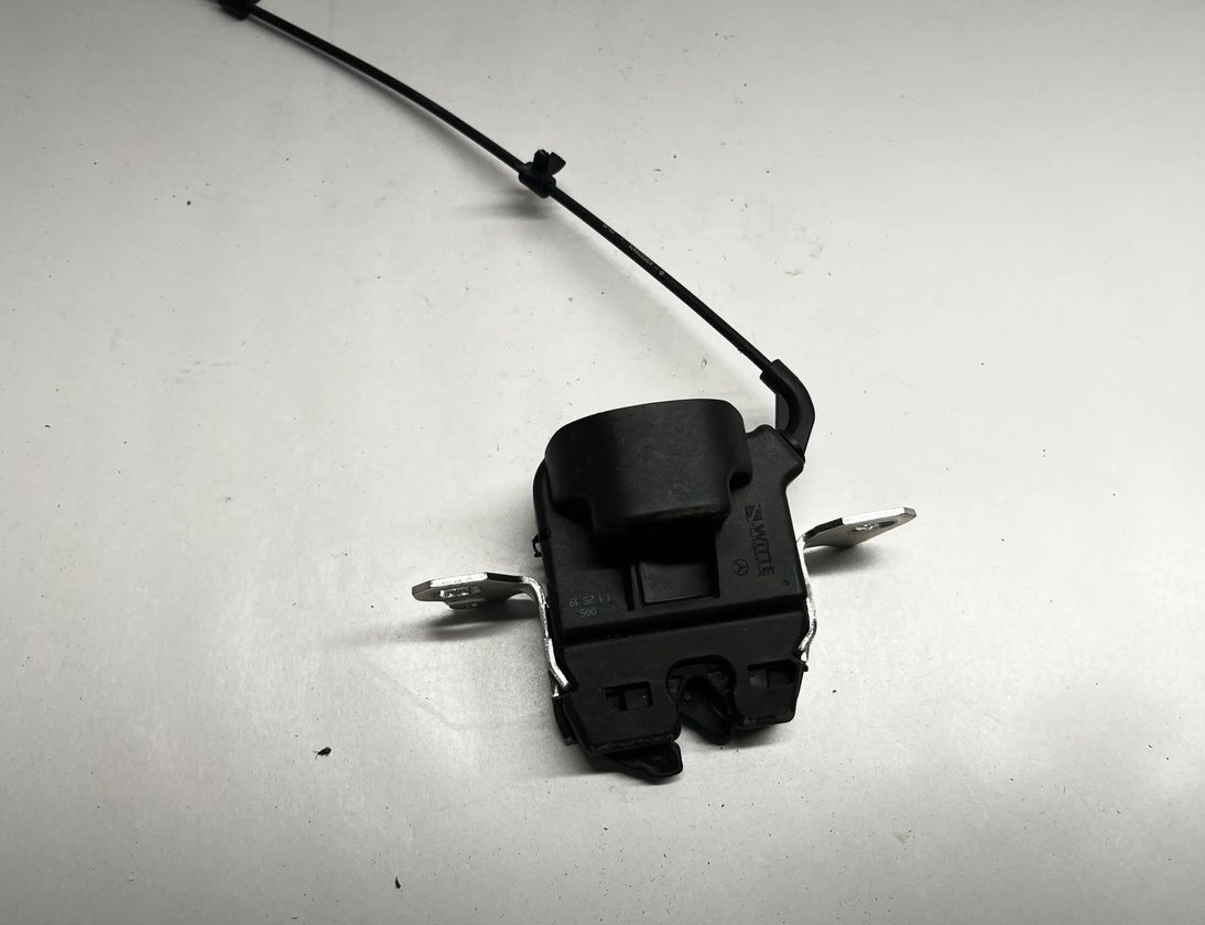 MERCEDES-BENZ C-Class W205/S205/C205 (2014-2023) Замок крышки багажника 0001 20201639