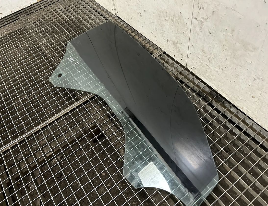 CHEVROLET Camaro 6 generation (2015-2024) Скло правої передньої двері 43R-001237,84053542,43R001237 27574738