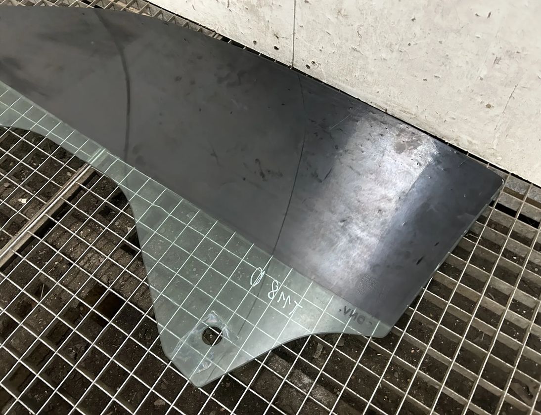 CHEVROLET Camaro 6 generation (2015-2024) Скло правої передньої двері 43R-001237,84053542,43R001237 27574738