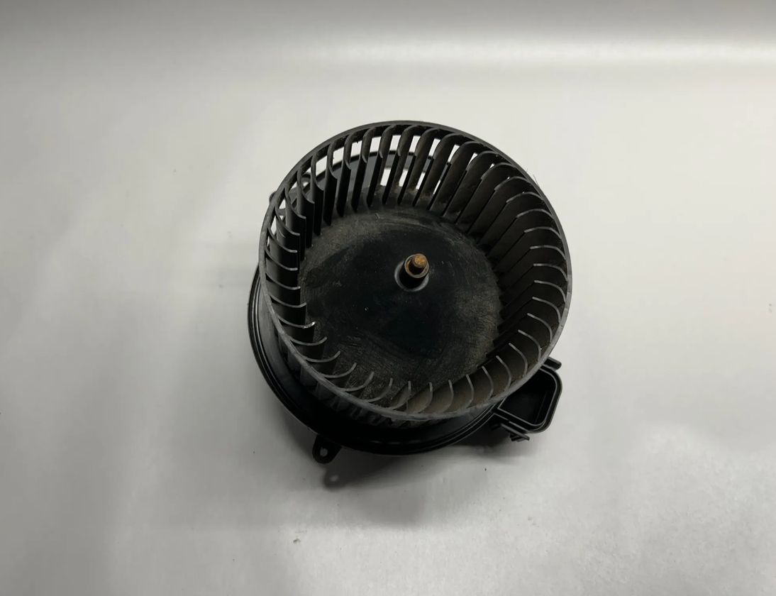 BMW 2 Series F22/F23 (2013-2020) Нагревательный вентиляторный моторчик салона 921557,942466,958225 27732859