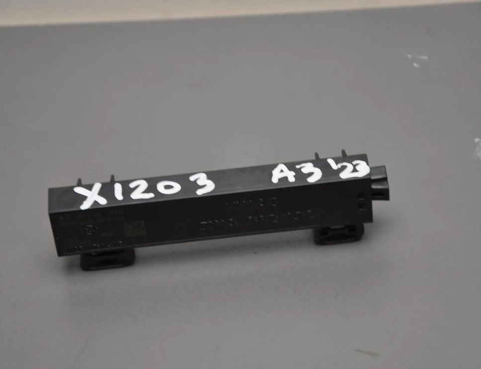 AUDI A3 8Y (2020-2024) Антена безключового доступу 5WA962132 27280846