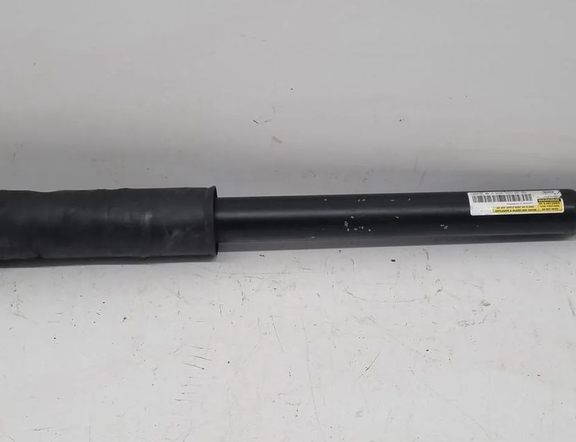 MERCEDES-BENZ C-Class W205/S205/C205 (2014-2023) Задній правий амортизатор A2053203230 33040930