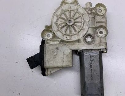 TOYOTA Corolla Verso 1 generation (2001-2009) Мотор керування вікном задніх правих дверей 106087,6983002100,0130822031 23939820