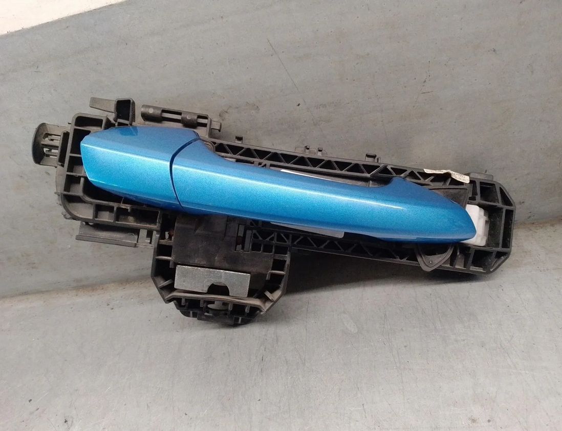 MERCEDES-BENZ A-Class W176 (2012-2018) Наружная ручка передней правой двери A20476002705162,4PUERTAS 23907372