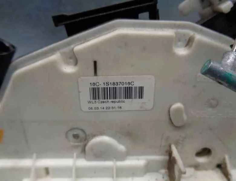 SKODA Superb 3 generation (2015-2023) Замок двери передний правый 5PUERTAS 26326707