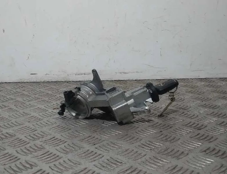 OPEL Zafira B (2005-2010) Замок запалювання M0501881 29279784