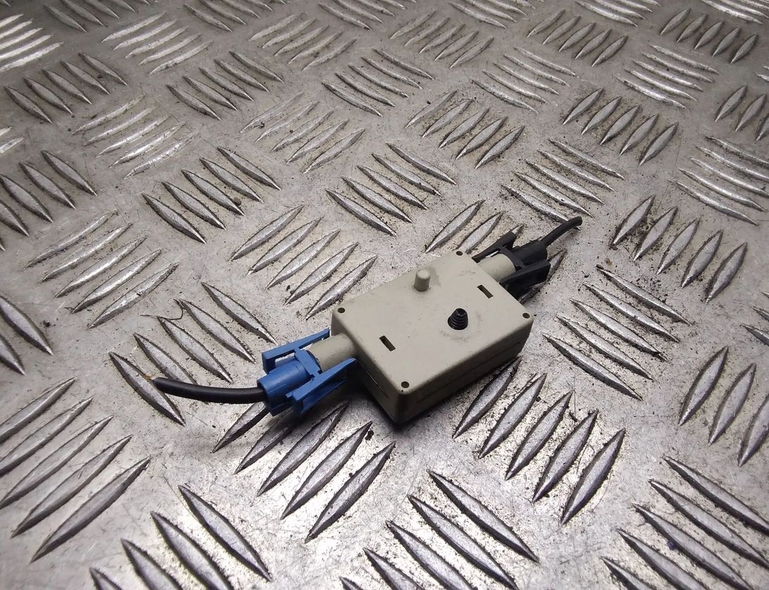 BMW 3 Series E90/E91/E92/E93 (2004-2013) Антенный модуль 699009005 13718622