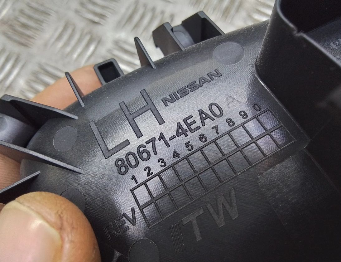 NISSAN Qashqai 2 generation (2013-2023) Левая передняя внутренняя ручка открытия 806714ea0a 27561566