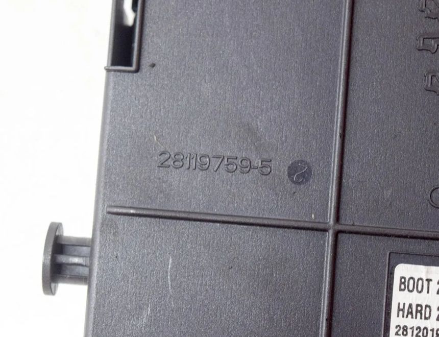 CITROËN C6 1 generation (2004-2012) Блок запобіжників 281201919C,28120836,28119247,28119759,9664058880 14213363