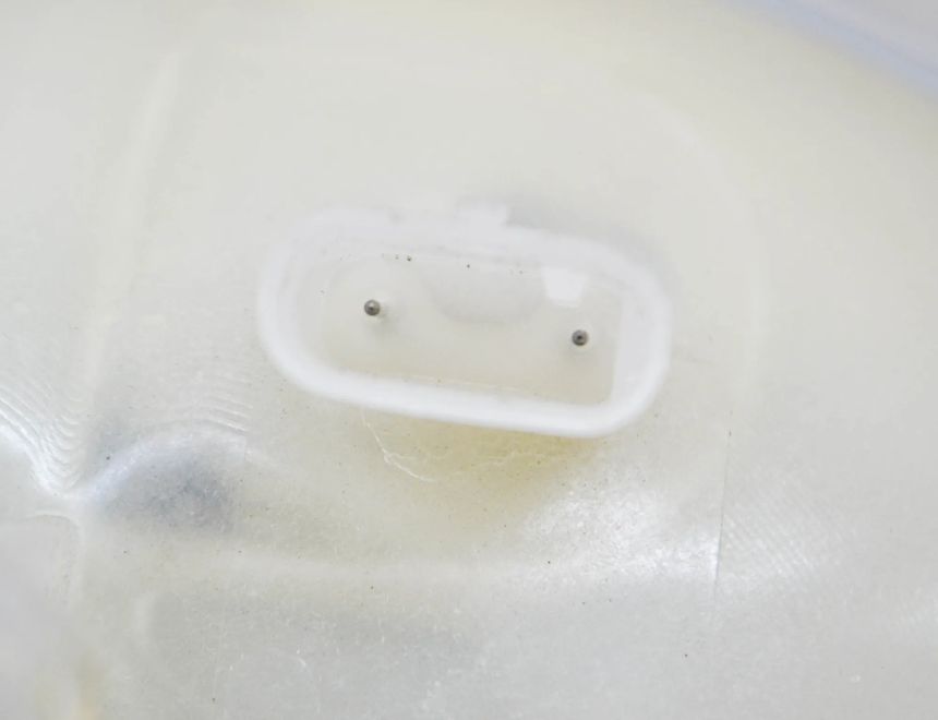 MERCEDES-BENZ E-Class W212/S212/C207/A207 (2009-2016) Розширювальний бак A2045000749 15038366