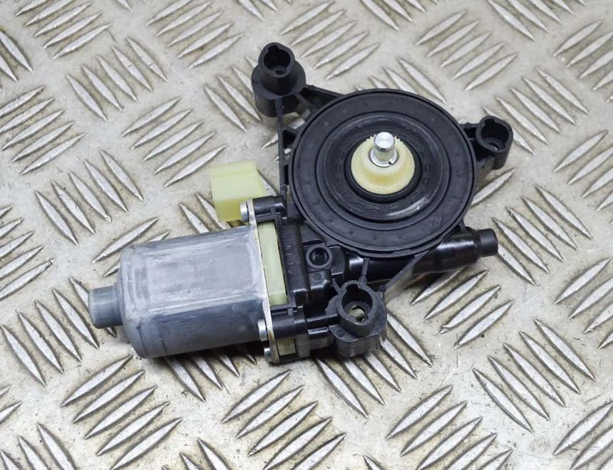 VOLKSWAGEN Tiguan 2 generation (2016-2024) Мотор керування вікном передньої правої двері 5Q0959801C,E850202101,0130822077 17172984