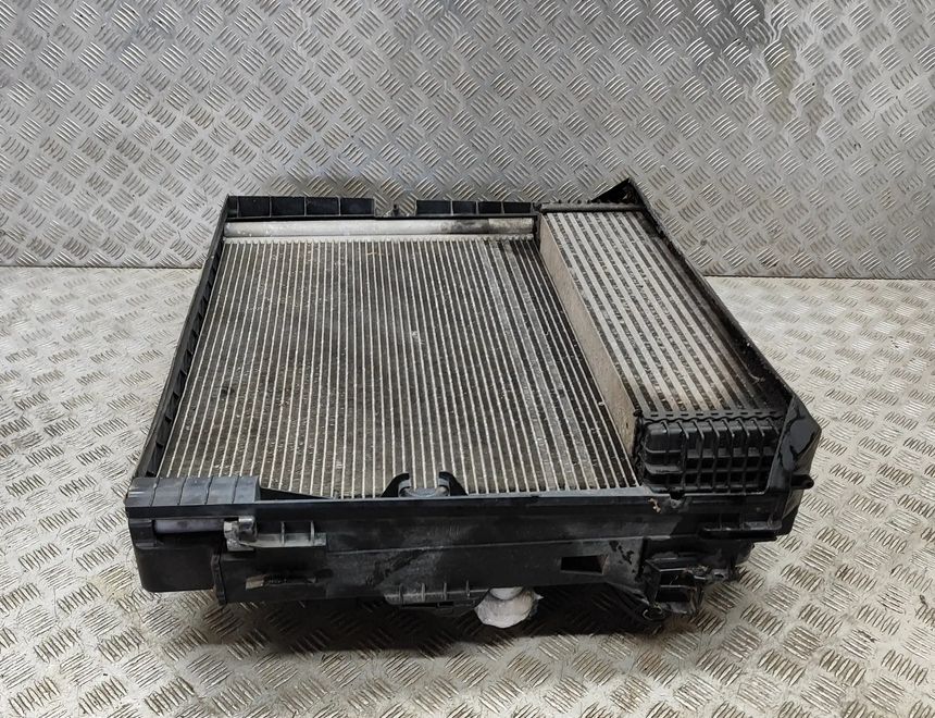 BMW X5 E70 (2006-2013) Система охлаждения 7533472,7809321,7586775,7795909,8574000,8572188,8572189,8618241 25945348