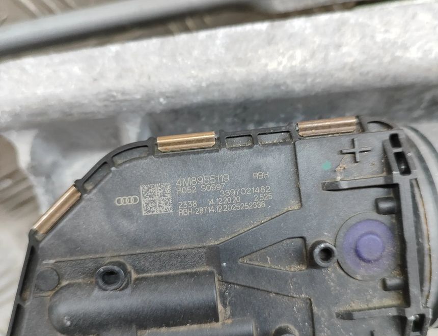 AUDI Q8 4M (2018-2024) Трапеции стеклоочистителей 4M8955023,3397021482,4M8955119,1137329047,1397227002 28798276