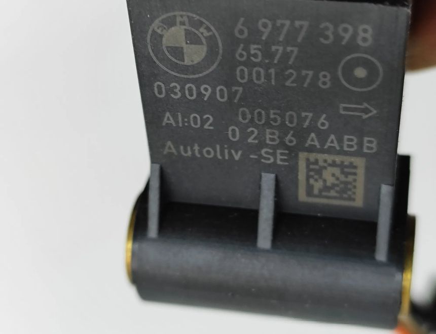 BMW 5 Series E60/E61 (2003-2010) Боковой датчик удара правый 6977398 28883551