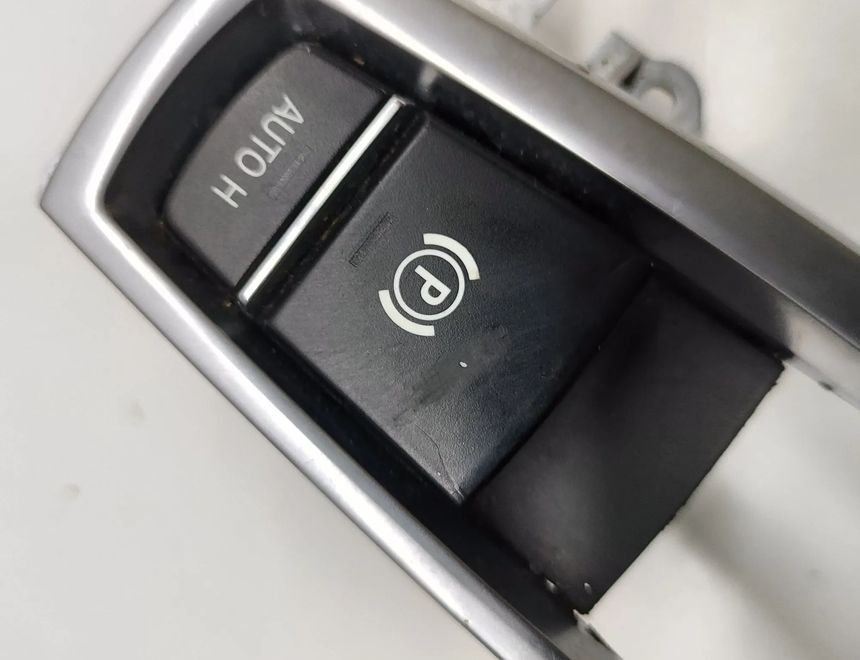 BMW X3 F25 (2010-2017) Кнопка ручного гальма 9217594 31052713