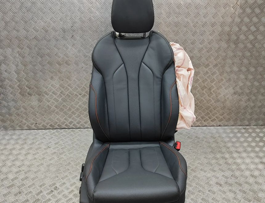 SKODA Enyaq 1 generation (2020-2023) Сиденье переднее правое 5WA881106D 31600342