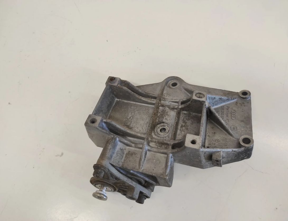 VOLKSWAGEN Passat B5 (1996-2005) Кронштейн кріплення компресора кондиціонера 028260885A 20209626