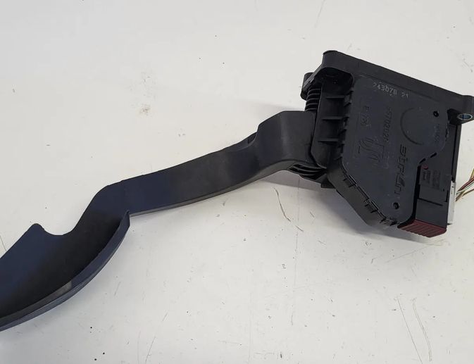 OPEL Corsa D (2006-2020) Педаль газа 55702020 23714261