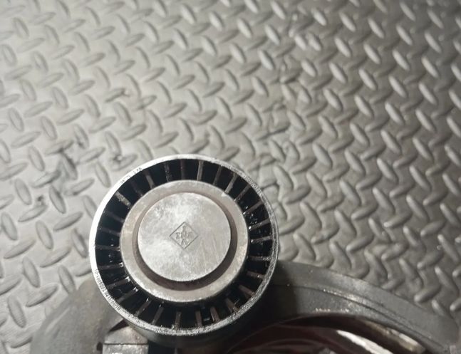 BMW 5 Series F10/F11 (2009-2017) Кронштейн кріплення компресора кондиціонера 7585167,64557585167 28618317