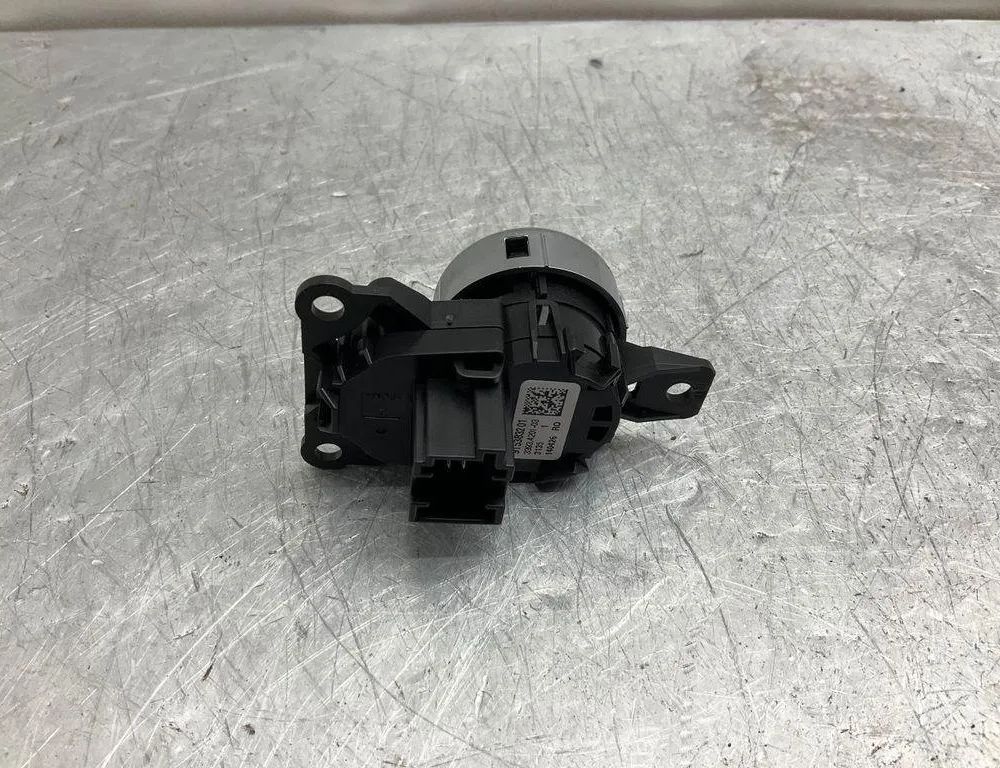 BMW 5 Series F10/F11 (2009-2017) Кнопка запалювання 9153832 30411724