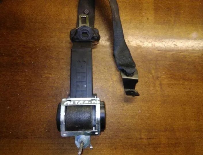 OPEL Astra H (2004-2014) Ремень безопасности передний правый 560834901D 25477690