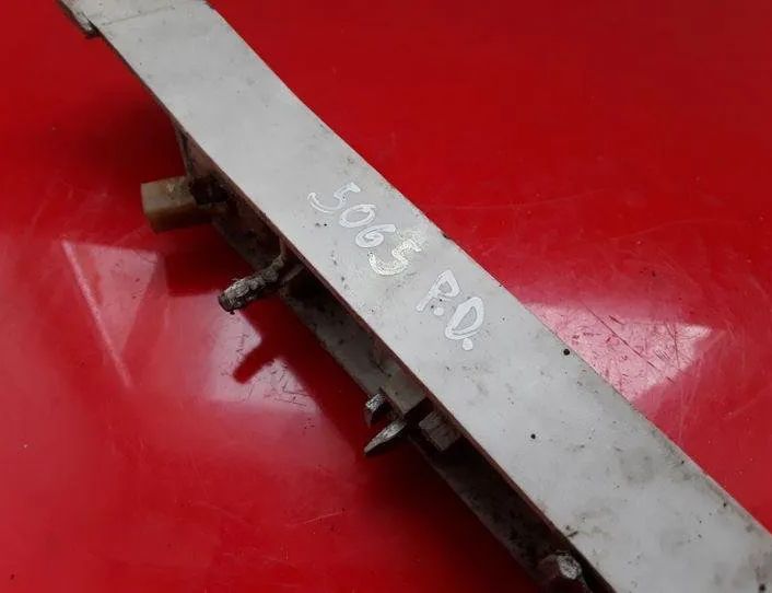 FORD Focus 2 generation (2004-2011) Держатель бампера передний правый 8M5117D958AD 25536053